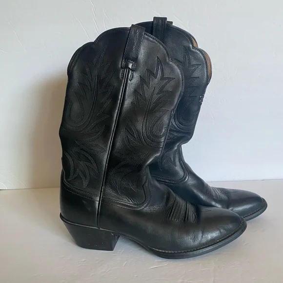 Ariat Black Heeled Boots Classic Western Style - Picture 3 of 10